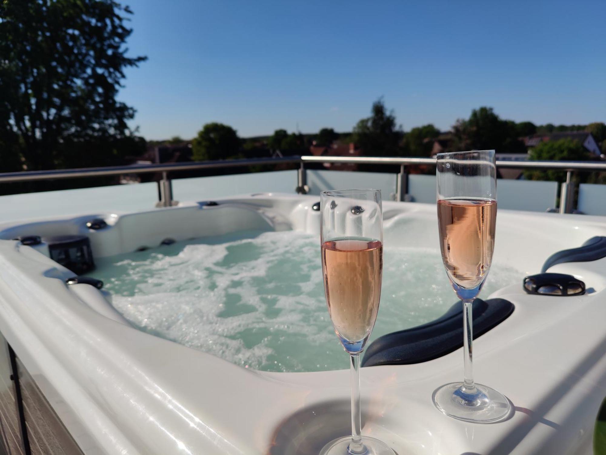 Penthouse Mit Whirlpool Im Herzen Von Niedersachsen Burgwedel  Buitenkant foto